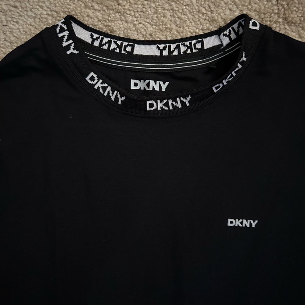 DKNY Black Short-Sleeve Logo Crewneck Tee with White Trim